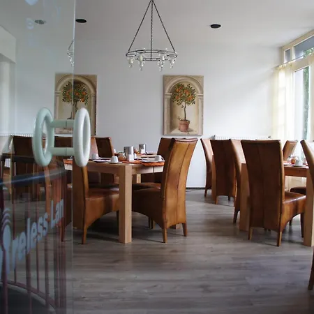 מלון Am Schloss Broich מולהיים אן דר רור