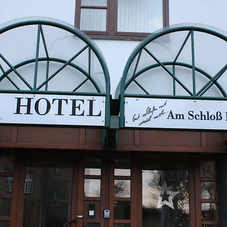 Am Schloss Broich מלון 3*