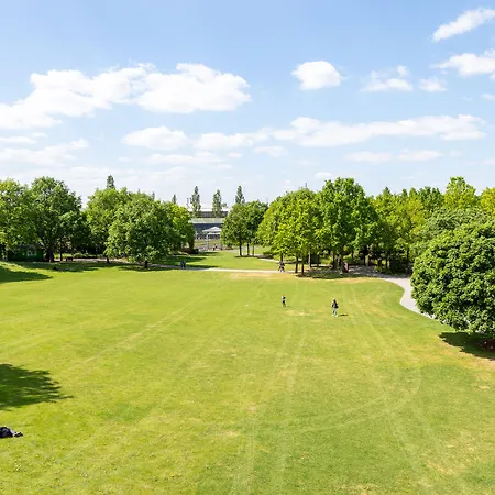Am Schloss Broich Muelheim an der Ruhr