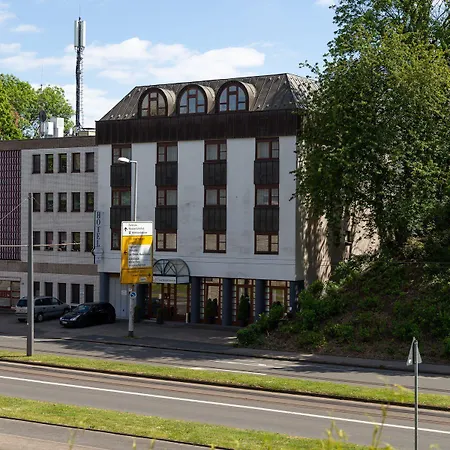 Am Schloss Broich מלון 3*