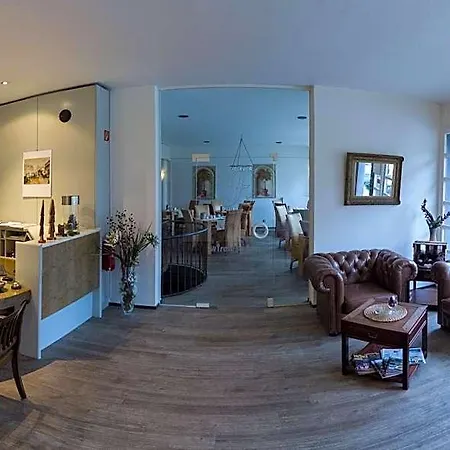 Hotel Am Schloss Broich 3*