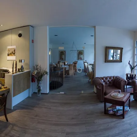 Hotel Am Schloss Broich 3*