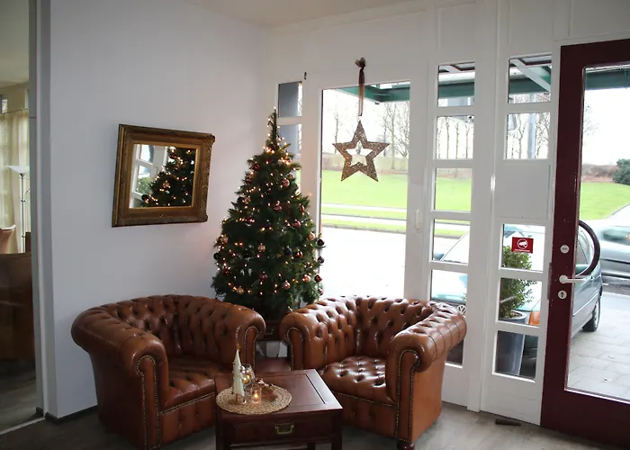 Otel Am Schloss Broich 3*