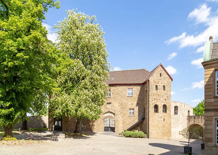 Otel Am Schloss Broich