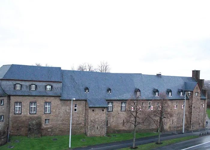Am Schloss Broich Otel